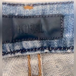 KORAL Jeans